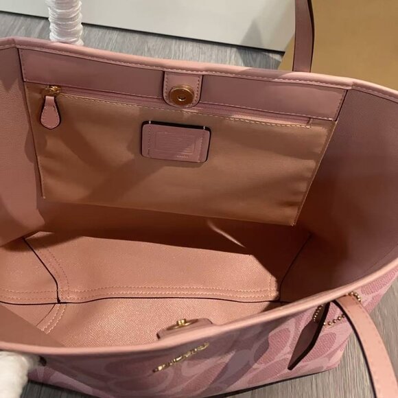 COACH Women's New CITY Buckle Shoulder Tote Shopping Bag. CAL49 Pink, Size 33×29 - Picture 7 of 7